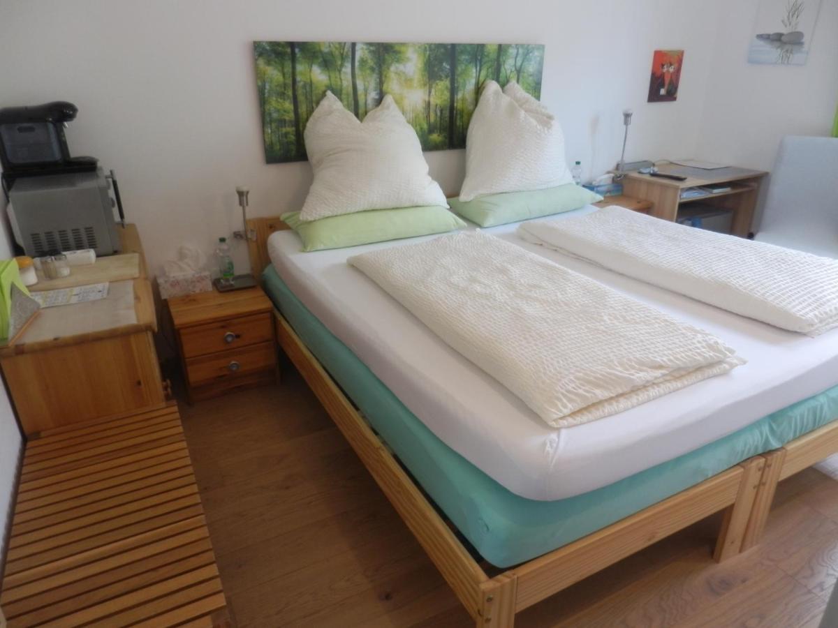 Bed & Breakfast Engen Exteriör bild